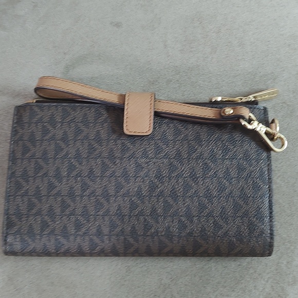 Michael kors wristlet wallet - Picture 2 of 7